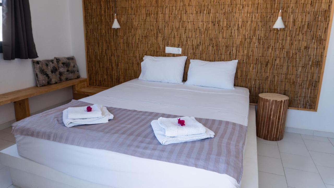 Vista Mare Hotel Náusza Kültér fotó